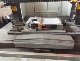 LED ආලෝක සිදුරු සාදයි